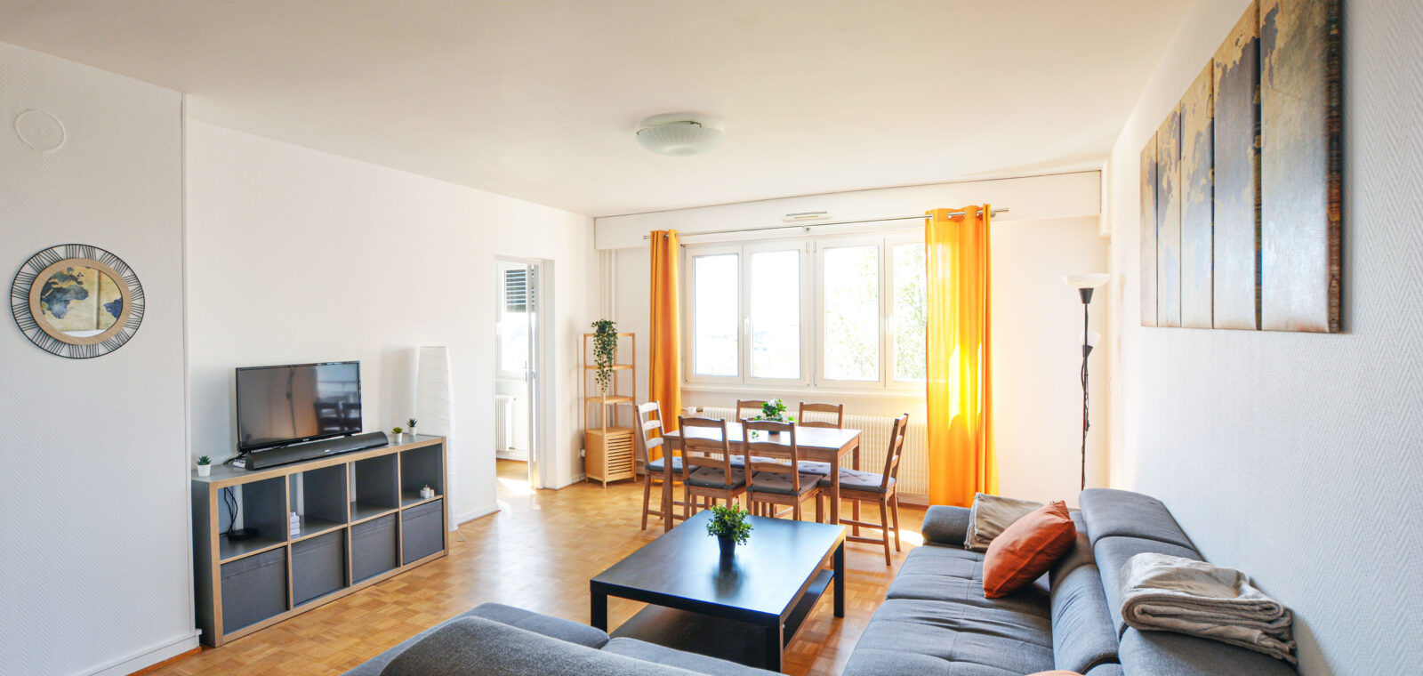 Salon après rénovation complète - vue sur l'espace lumineux
